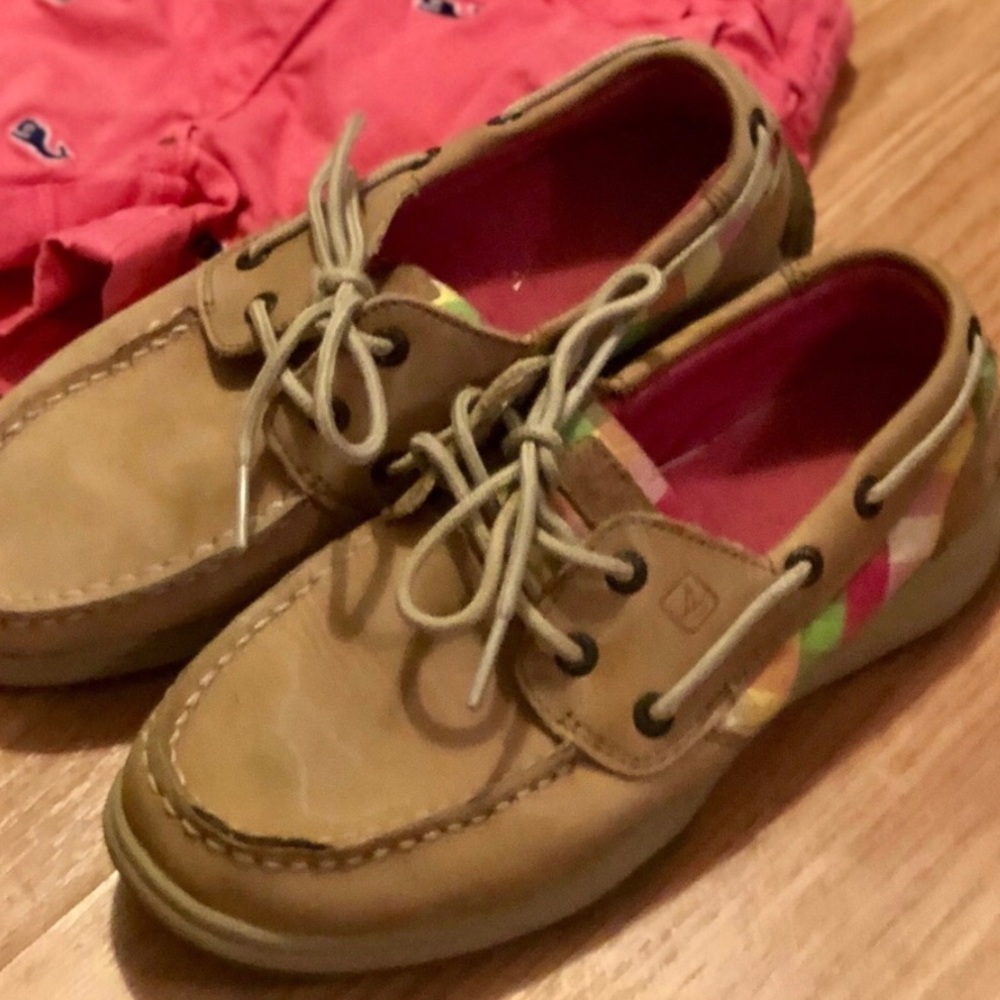 Used but in great condition girls Sperrys - Picture 2 of 7